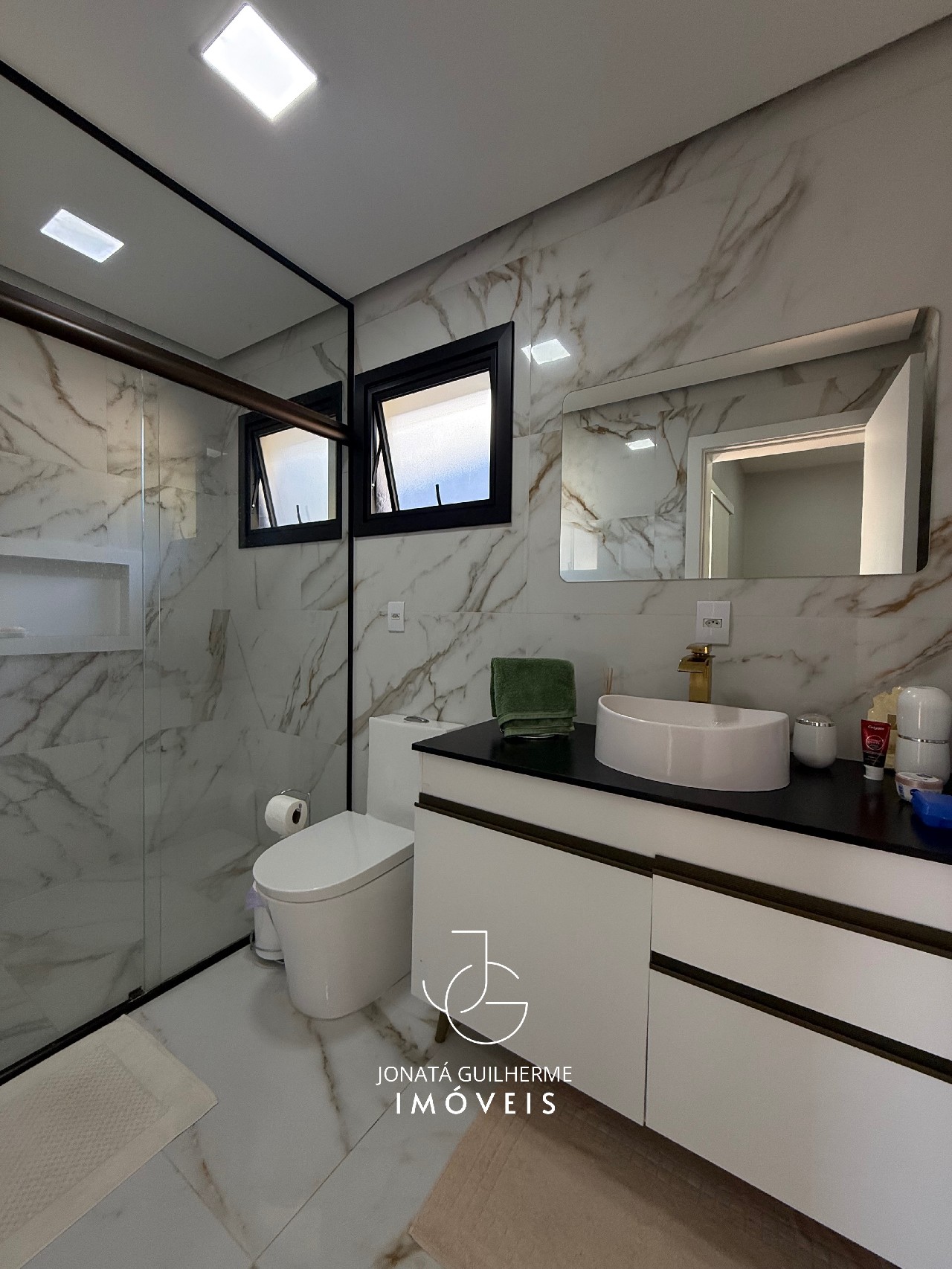 Imperdível oportunidade: Casa à venda em Vale Real-RS, Morro Paris, 3 quartos, 1 suíte, 1 sala, 3 banheiros, 2 vagas, 220,92 m².