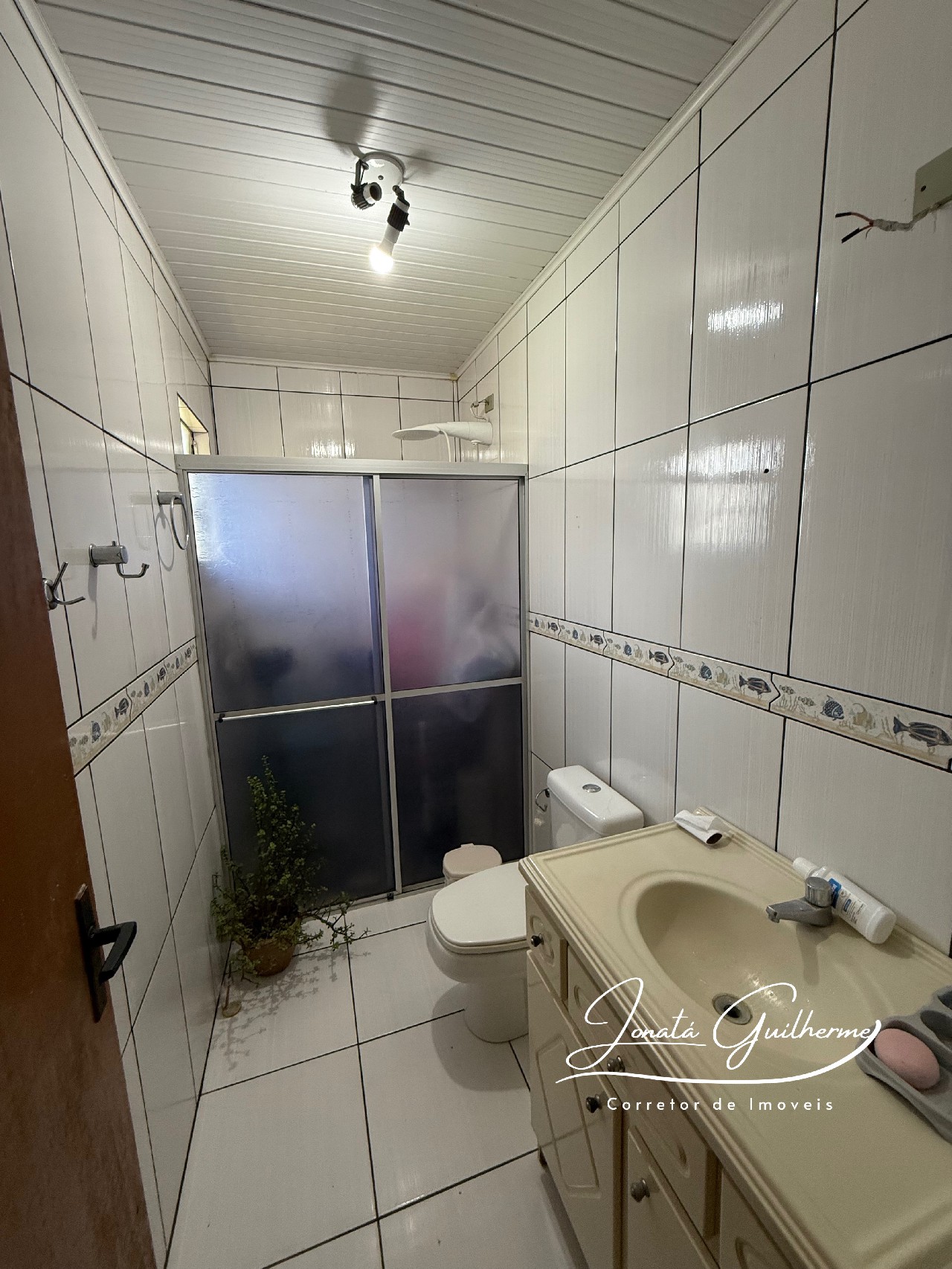 Imperdível: Casa à venda em Feliz-RS, bairro Matiel, 4 quartos, 1 sala, 2 banheiros, 1 vaga de garagem, 185,82 m² de área.