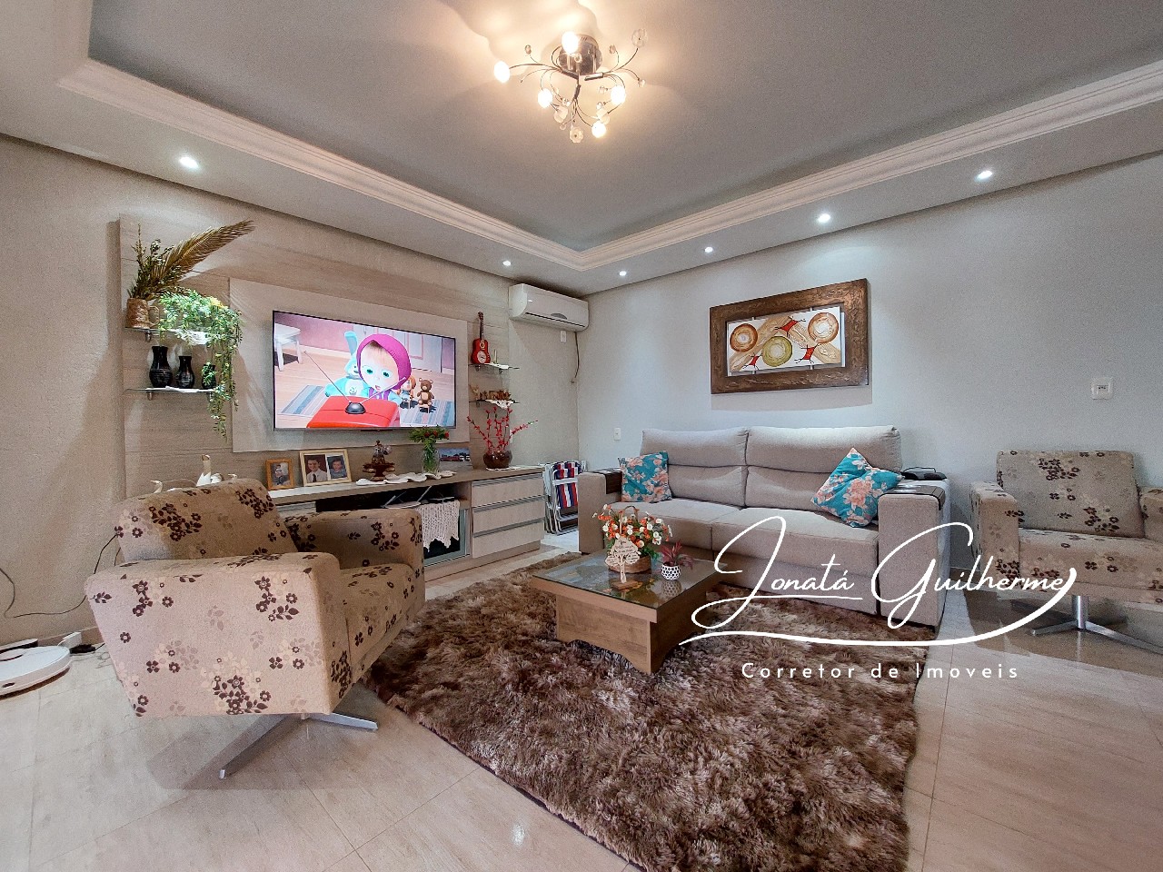 Casa à venda em Feliz-RS, bairro Matiel: 3 quartos, 1 sala, 2 banheiros, 3 vagas de garagem, 141m². Confira!