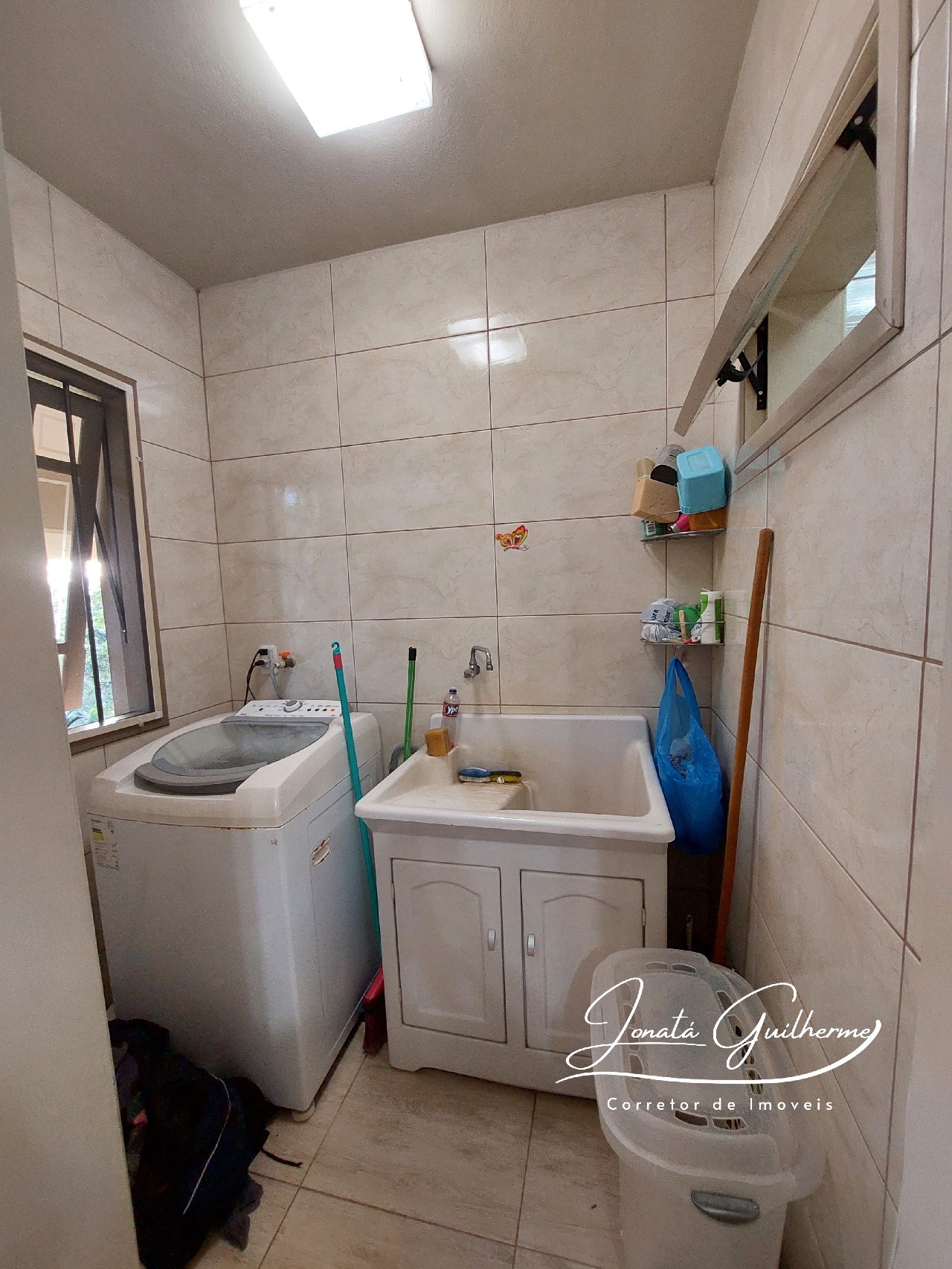 Casa à venda em Feliz-RS, bairro Matiel: 3 quartos, 1 sala, 2 banheiros, 3 vagas de garagem, 141m². Confira!