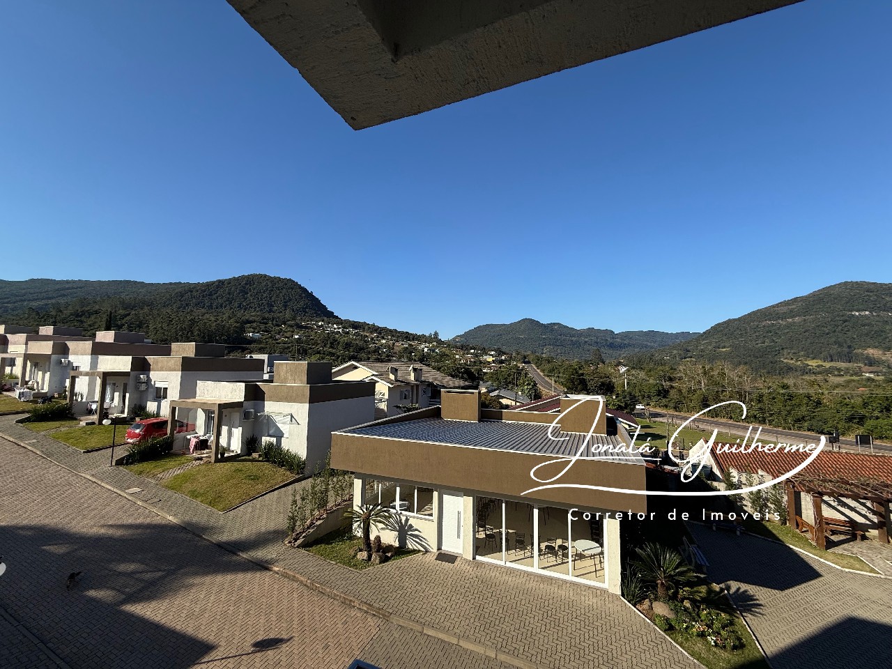 Casa em Condomínio de Alto Padrão no Centro de Vale Real-RS: 2 Quartos, 2 Salas, 1 Banheiro, 1 Vaga de Garagem, 67,56 m².