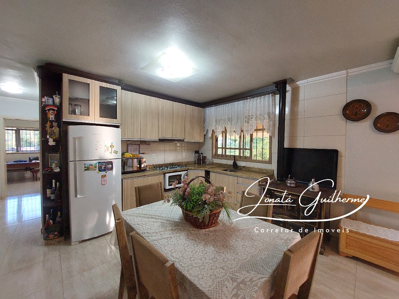 Casa à venda em Feliz-RS, bairro Matiel: 3 quartos, 1 sala, 2 banheiros, 3 vagas de garagem, 141m². Confira!