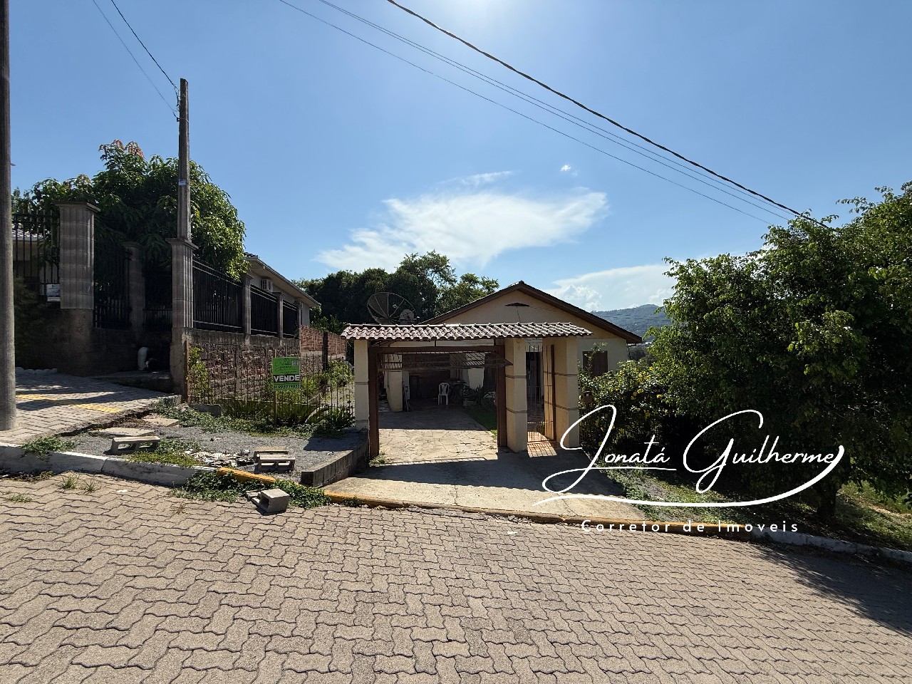 Imperdível: Casa à venda em Feliz-RS, bairro Matiel, 4 quartos, 1 sala, 2 banheiros, 1 vaga de garagem, 185,82 m² de área.