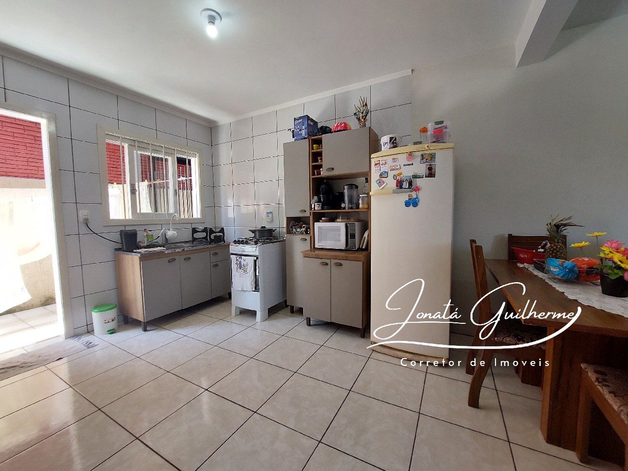 Imperdível: Casa em Condomínio no Centro de Feliz-RS, com 2 quartos, 1 sala, 2 banheiros e 77,58m².