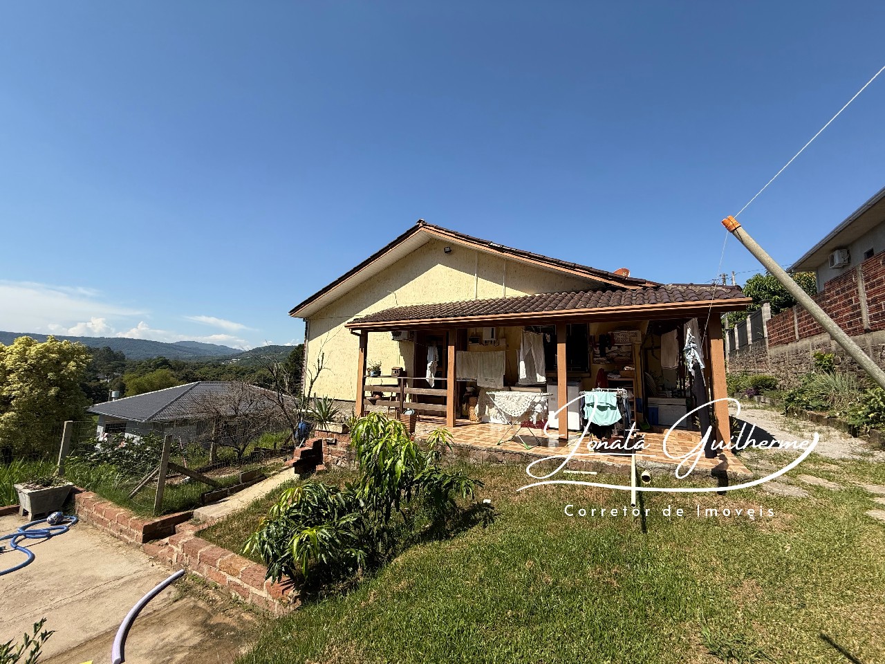 Imperdível: Casa à venda em Feliz-RS, bairro Matiel, 4 quartos, 1 sala, 2 banheiros, 1 vaga de garagem, 185,82 m² de área.