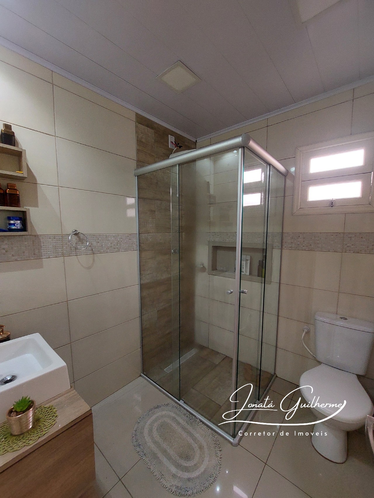 Casa à venda em Capela de Santana-RS, no bairro Bosque de Capela: 3 quartos, 1 sala, 1 banheiro, 1 vaga de garagem, 156m².