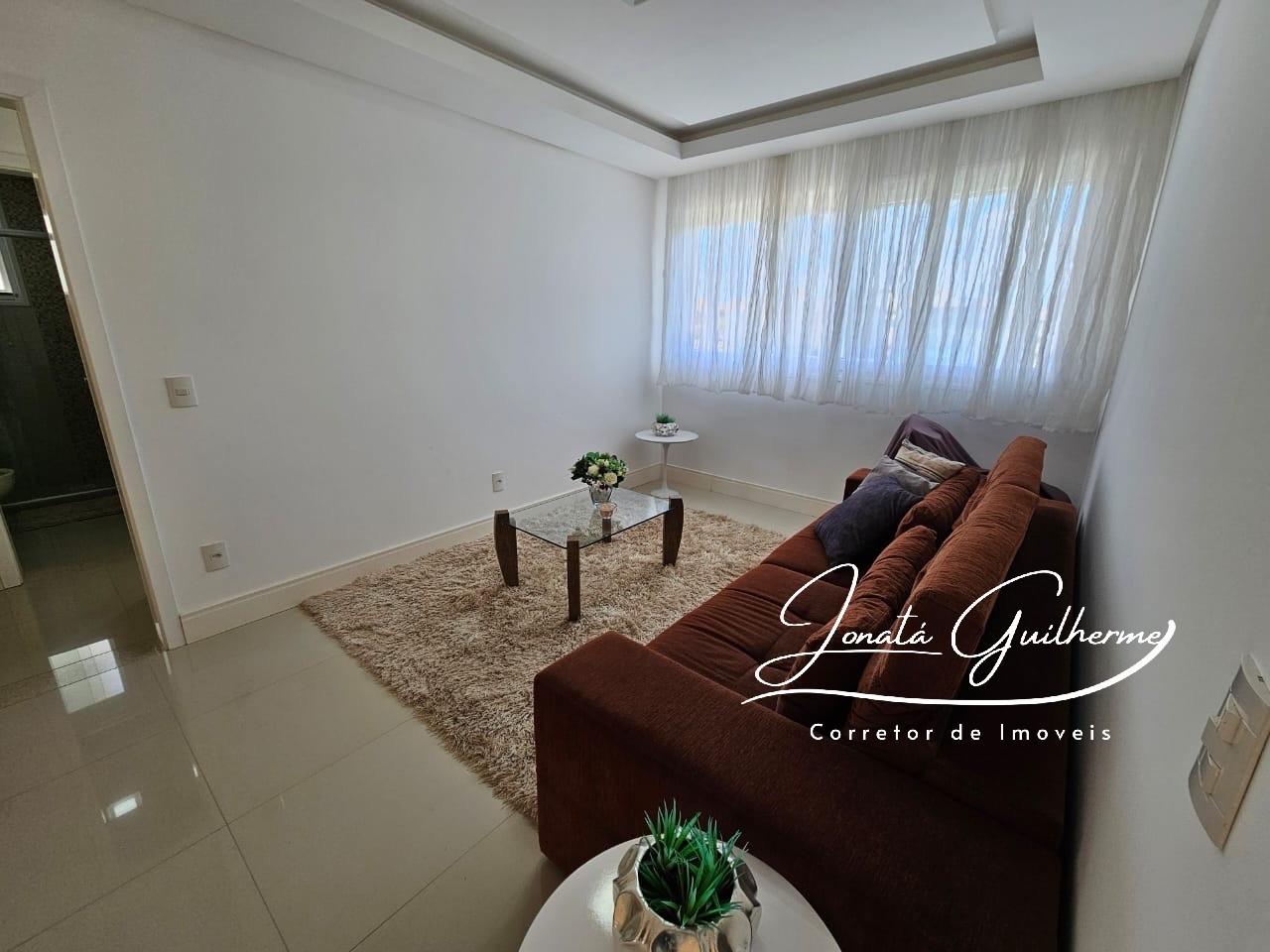 Imperdível oportunidade de investimento: Casa em condomínio no Centro de Xangri-lá-RS, com 4 quartos, 4 suítes e 327m² de área.
