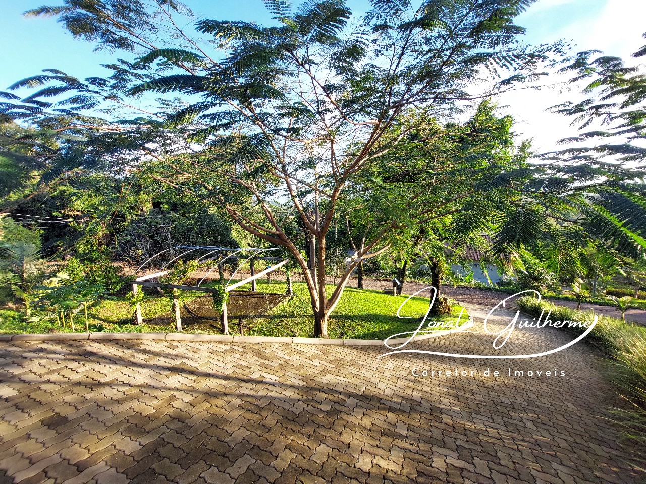Casa à venda em Feliz-RS, bairro Matiel: 3 quartos, 1 sala, 2 banheiros, 3 vagas de garagem, 141m². Confira!