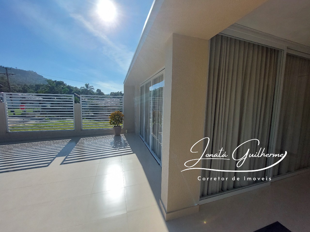 Imperdível oportunidade de investimento: Casa à venda em Feliz-RS, no bairro Arroio Feliz, com 3 quartos, 2 salas, 1 banheiro, 4 vagas de garagem e 144,57 m² de área!