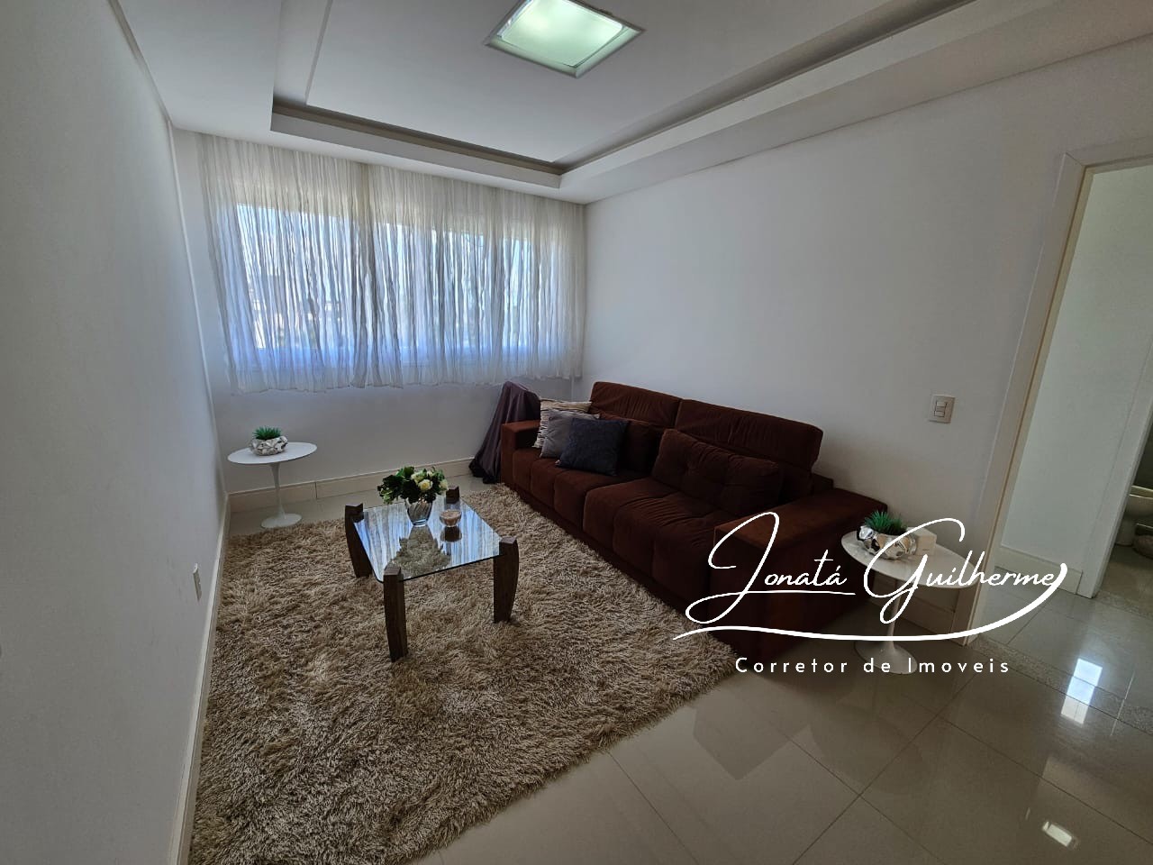 Imperdível oportunidade de investimento: Casa em condomínio no Centro de Xangri-lá-RS, com 4 quartos, 4 suítes e 327m² de área.
