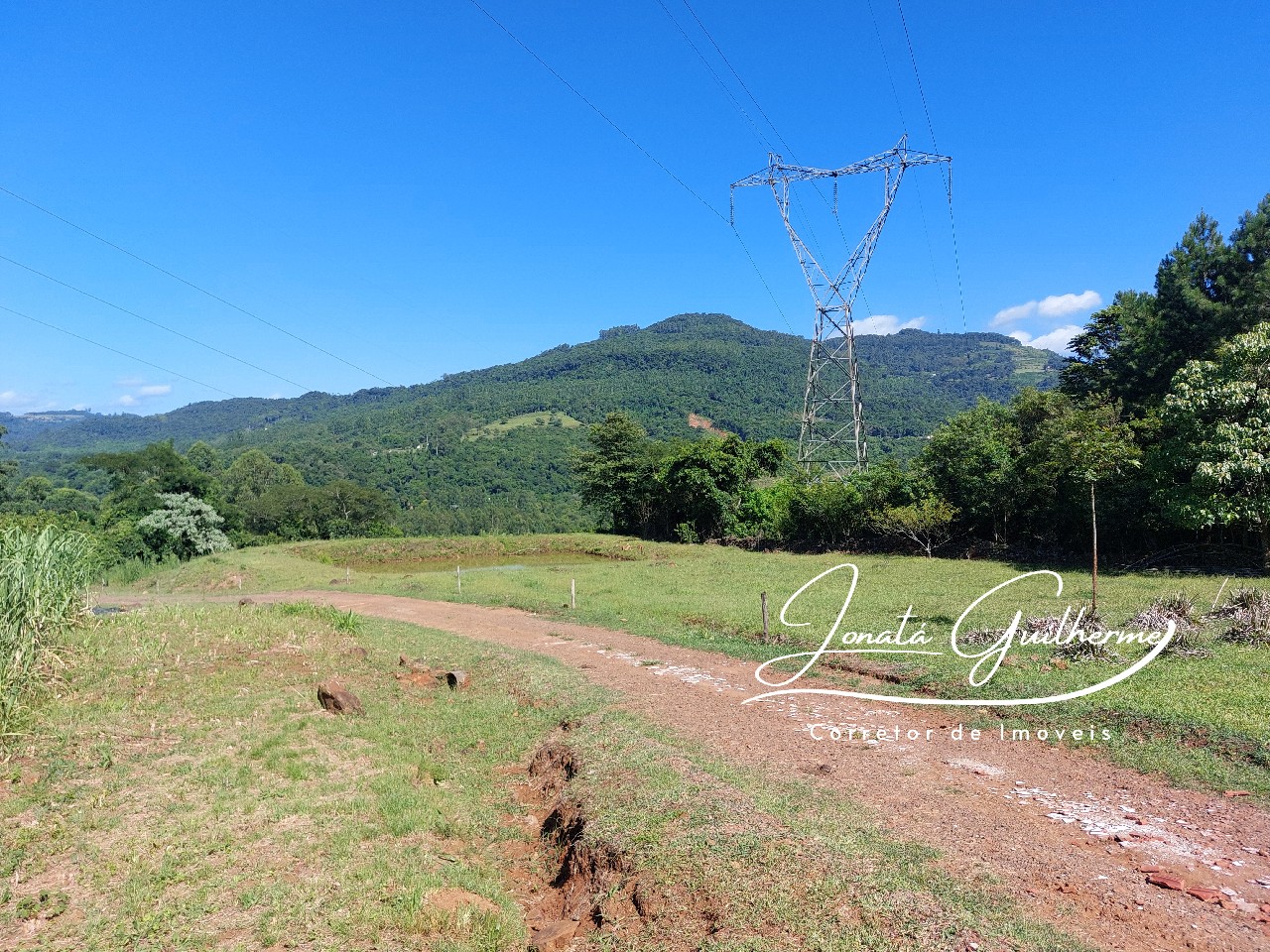 Chácara à venda em Feliz-RS, bairro Bananal: 2 quartos, 1 sala, 1 banheiro, 1 vaga, 13 hectares de área!
