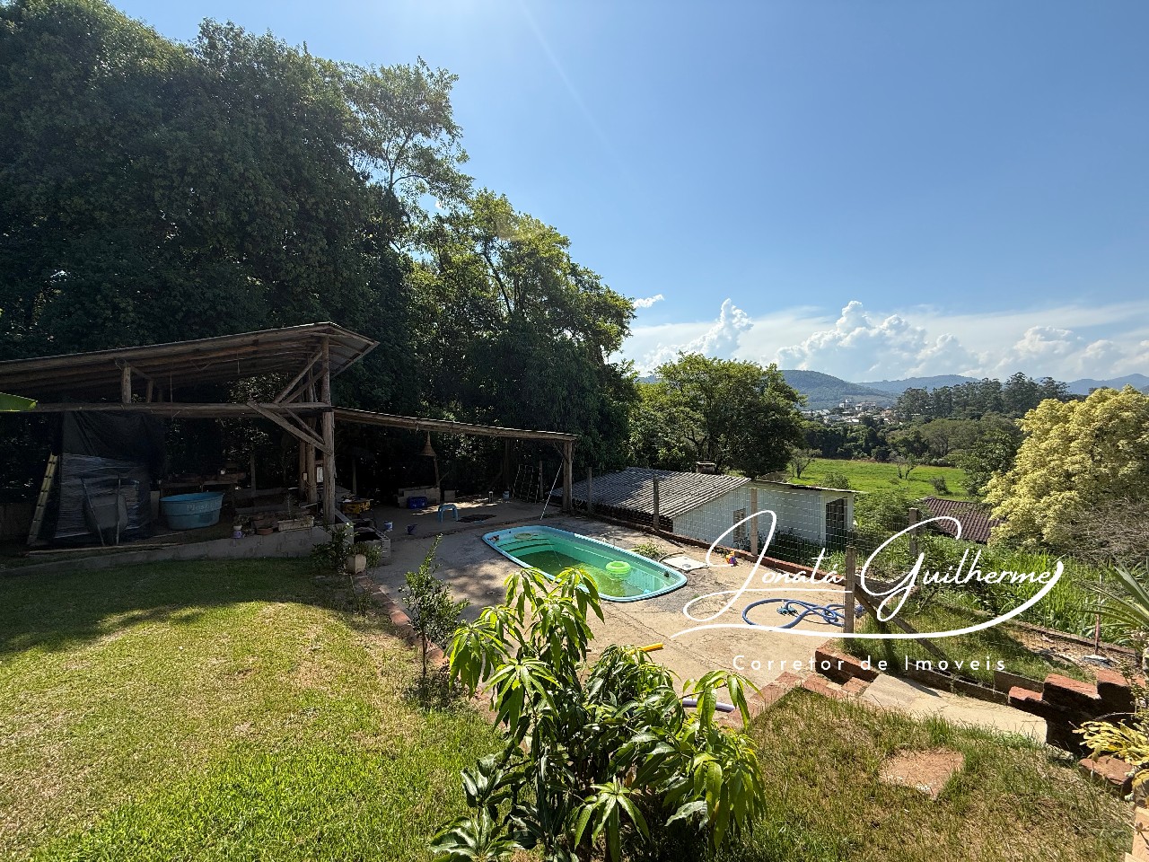 Imperdível: Casa à venda em Feliz-RS, bairro Matiel, 4 quartos, 1 sala, 2 banheiros, 1 vaga de garagem, 185,82 m² de área.
