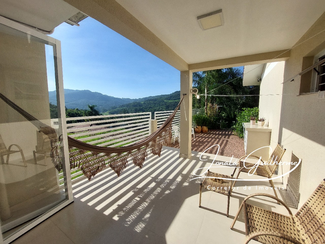 Imperdível oportunidade de investimento: Casa à venda em Feliz-RS, no bairro Arroio Feliz, com 3 quartos, 2 salas, 1 banheiro, 4 vagas de garagem e 144,57 m² de área!