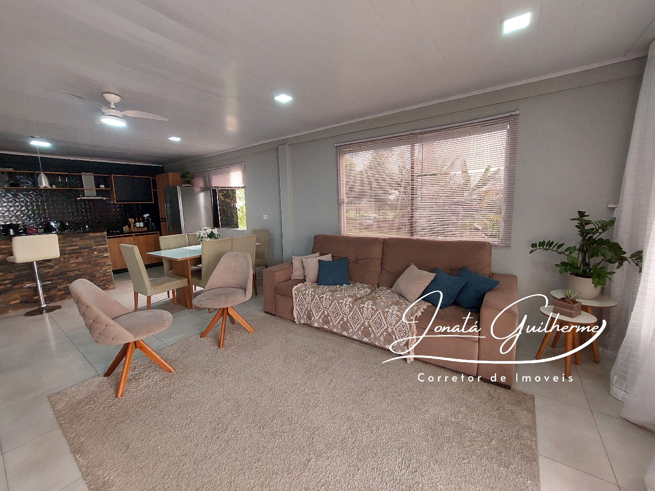Casa à venda em Capela de Santana-RS, no bairro Bosque de Capela: 3 quartos, 1 sala, 1 banheiro, 1 vaga de garagem, 156m².