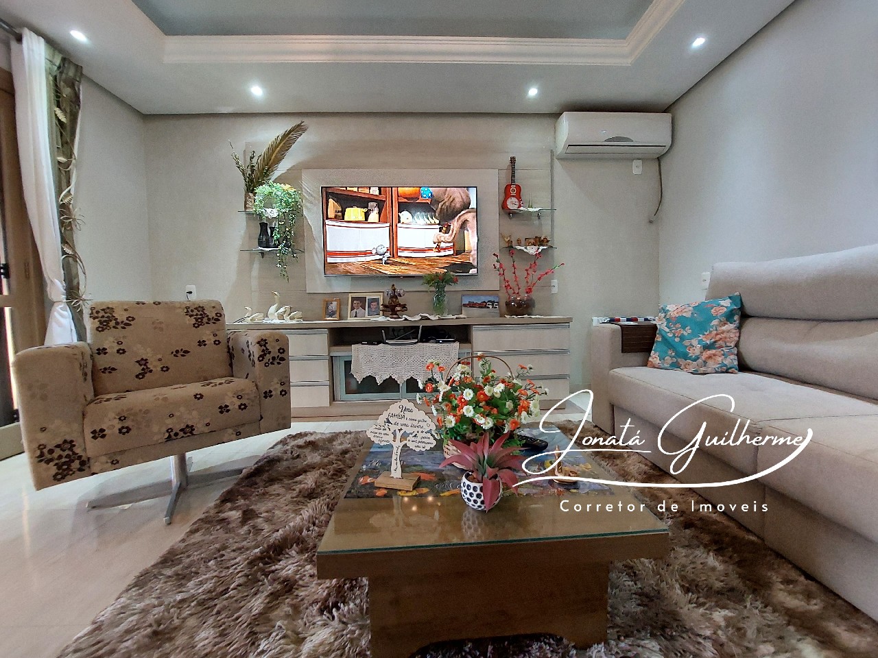 Casa à venda em Feliz-RS, bairro Matiel: 3 quartos, 1 sala, 2 banheiros, 3 vagas de garagem, 141m². Confira!
