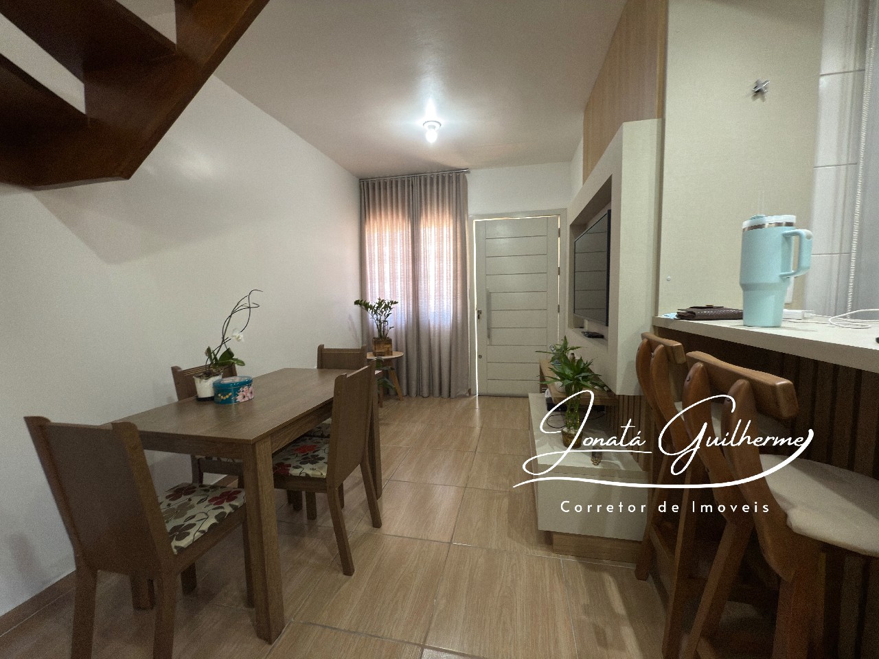 Casa em Condomínio à Venda no Centro de Feliz-RS: 2 Quartos, 1 Sala, 1 Banheiro, 1 Vaga de Garagem, 54m²