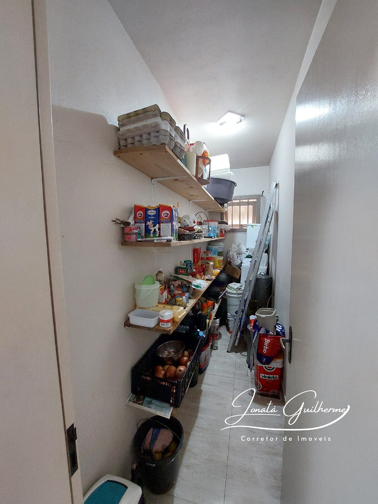 Casa à venda em Feliz-RS, bairro Matiel: 3 quartos, 1 sala, 2 banheiros, 3 vagas de garagem, 141m². Confira!