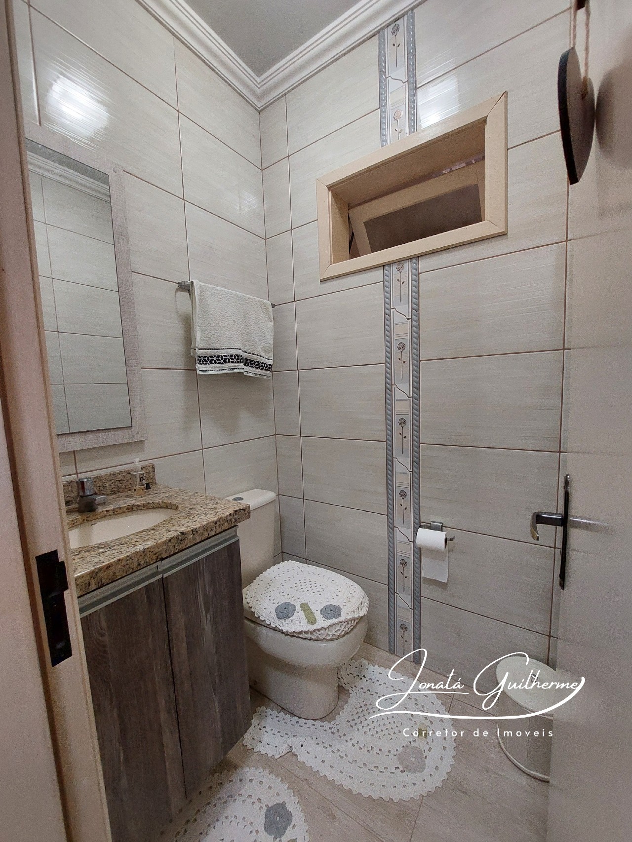 Casa à venda em Feliz-RS, bairro Matiel: 3 quartos, 1 sala, 2 banheiros, 3 vagas de garagem, 141m². Confira!