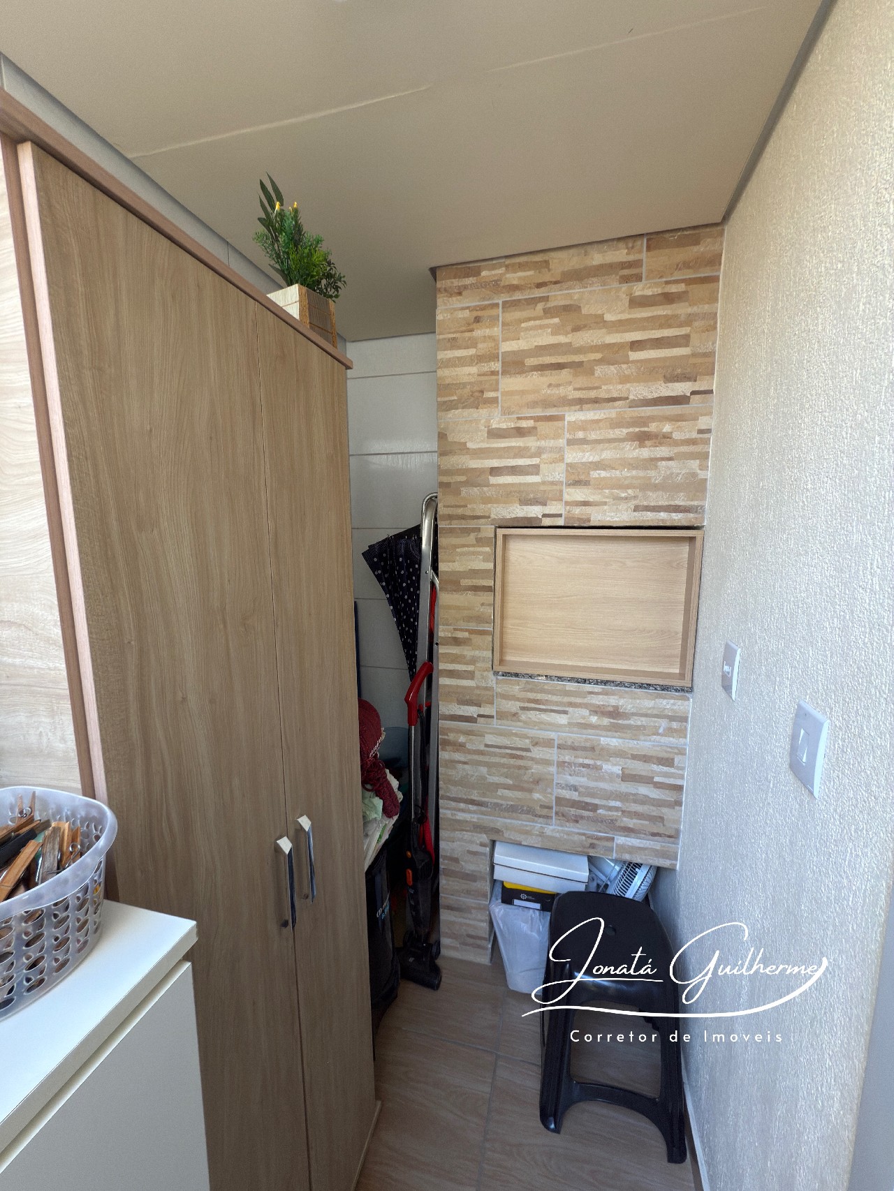 Casa em Condomínio à Venda no Centro de Feliz-RS: 2 Quartos, 1 Sala, 1 Banheiro, 1 Vaga de Garagem, 54m²