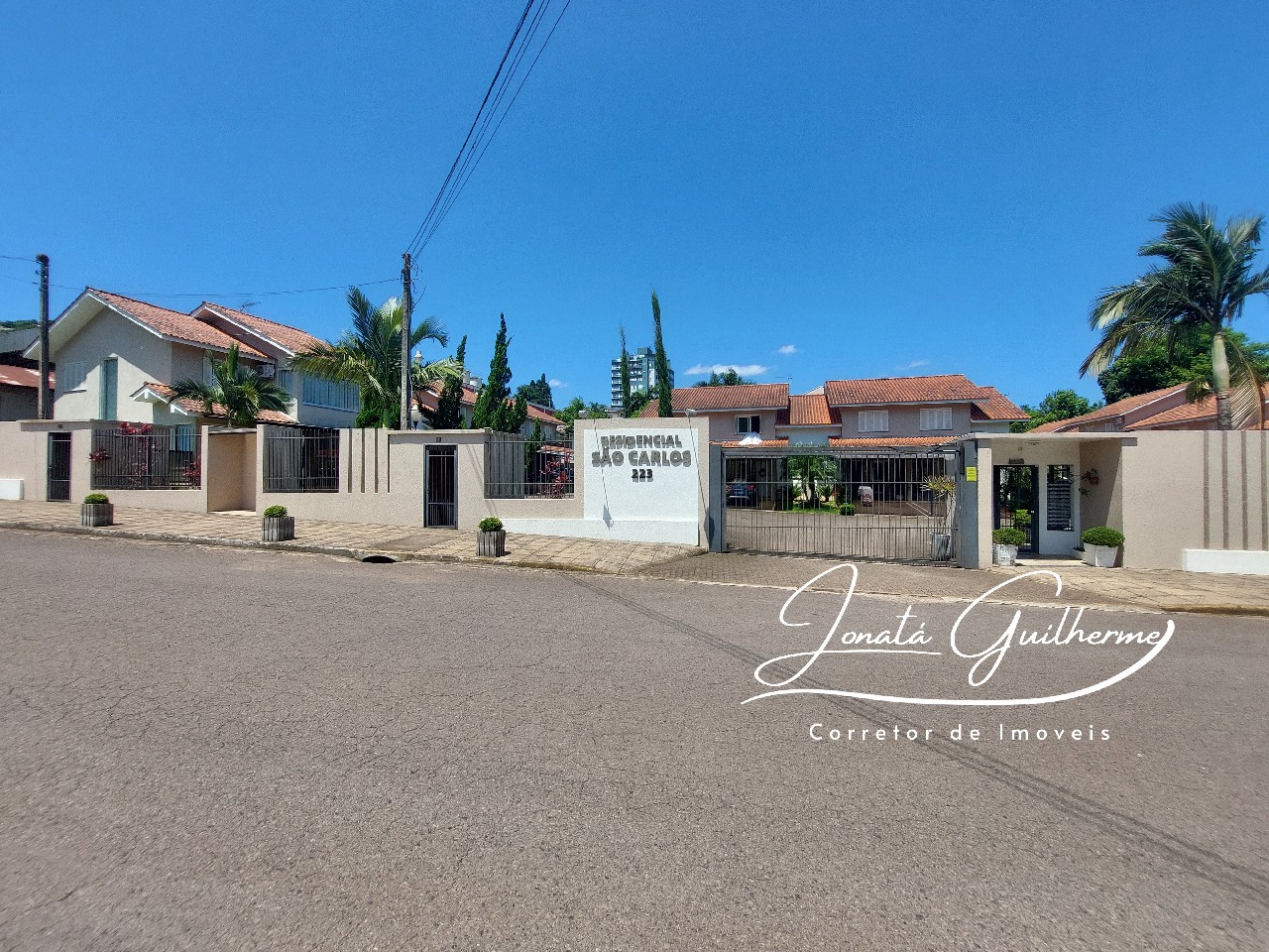 Imperdível: Casa em Condomínio no Centro de Feliz-RS, com 2 quartos, 1 sala, 2 banheiros e 77,58m².