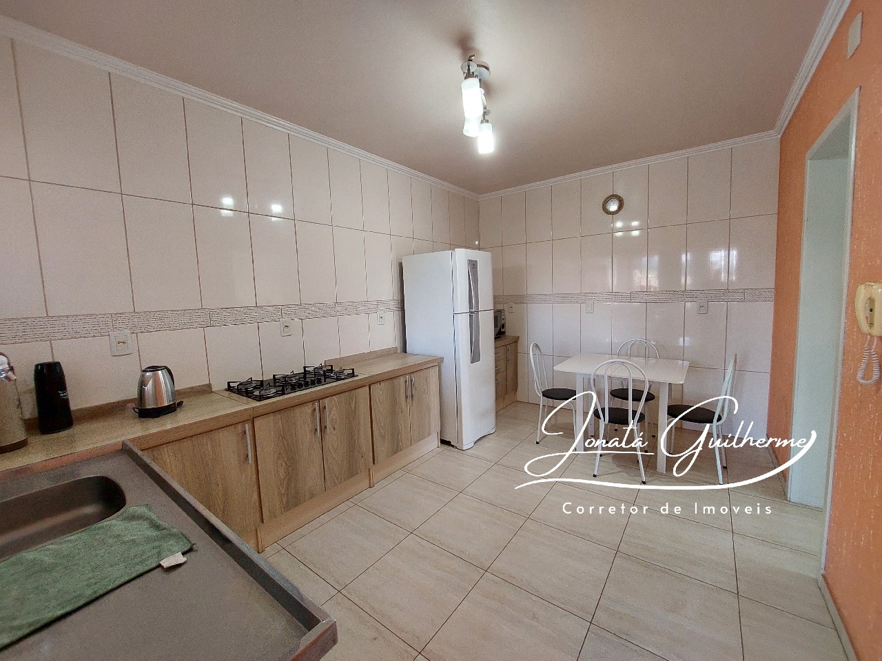Imperdível apartamento à venda no Centro de Feliz-RS: 2 quartos, 2 salas, 1 banheiro, 1 vaga de garagem, 104,00 m²!