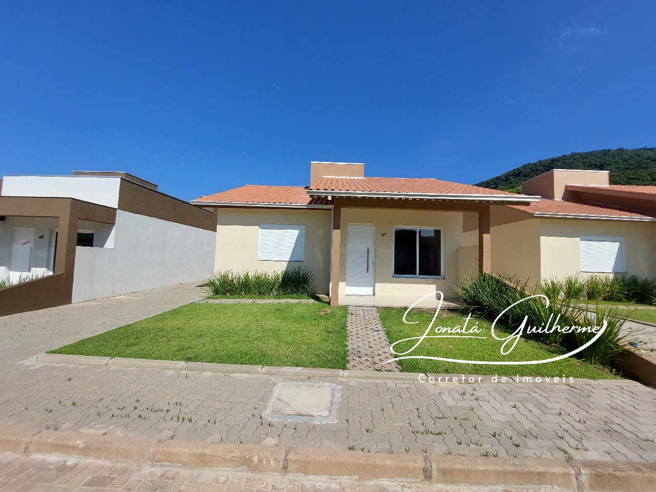 Casa em Condomínio de Alto Padrão no Centro de Vale Real-RS: 2 Quartos, 2 Salas, 1 Banheiro, 1 Vaga de Garagem, 67,56 m². - foto 1