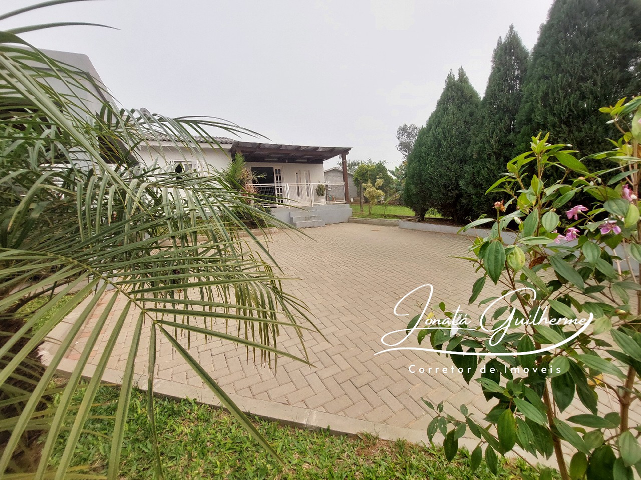Casa à venda em Capela de Santana-RS, no bairro Bosque de Capela: 3 quartos, 1 sala, 1 banheiro, 1 vaga de garagem, 156m².
