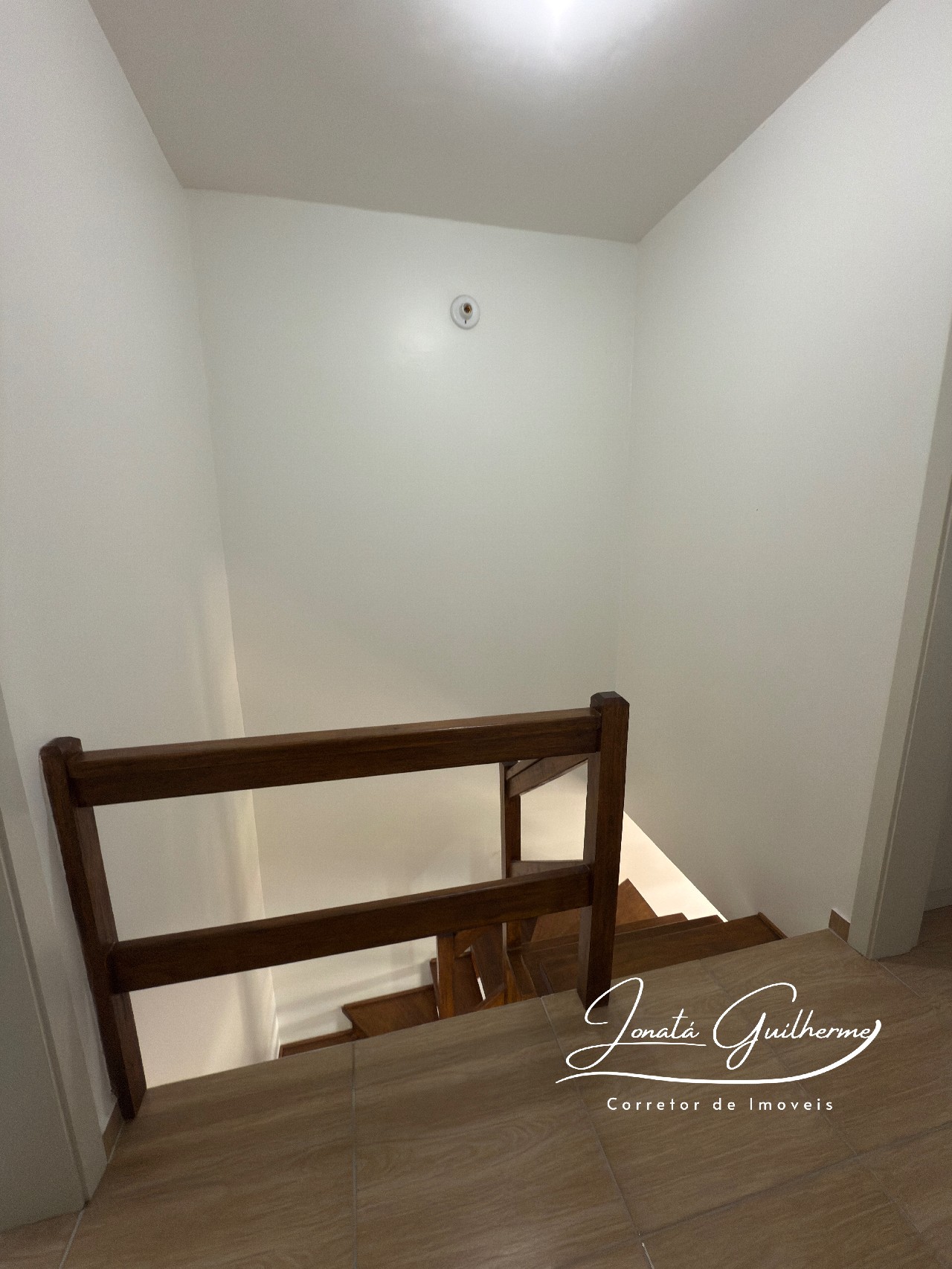 Casa em Condomínio à Venda no Centro de Feliz-RS: 2 Quartos, 1 Sala, 1 Banheiro, 1 Vaga de Garagem, 54m²