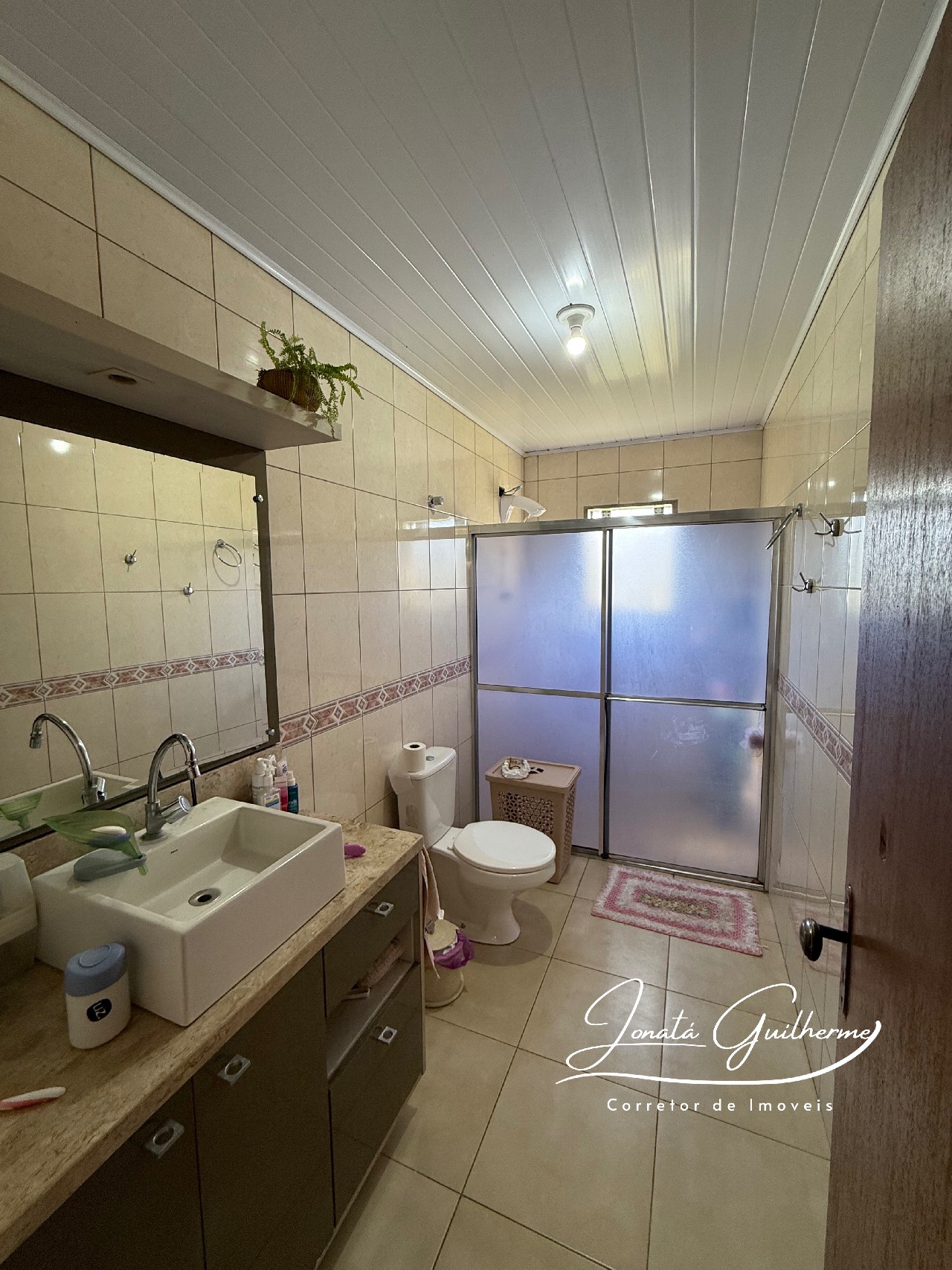 Imperdível: Casa à venda em Feliz-RS, bairro Matiel, 4 quartos, 1 sala, 2 banheiros, 1 vaga de garagem, 185,82 m² de área.