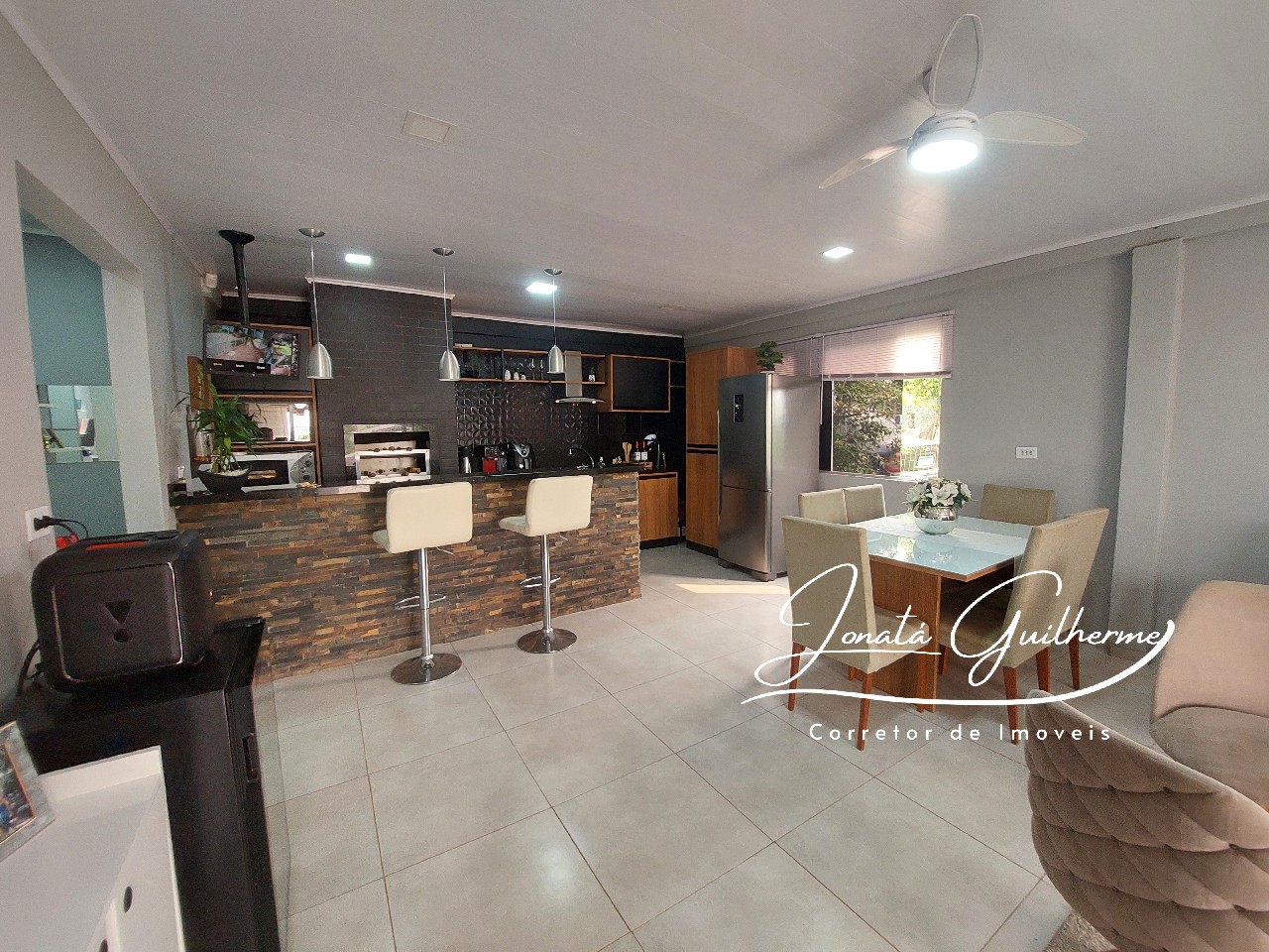Casa à venda em Capela de Santana-RS, no bairro Bosque de Capela: 3 quartos, 1 sala, 1 banheiro, 1 vaga de garagem, 156m².