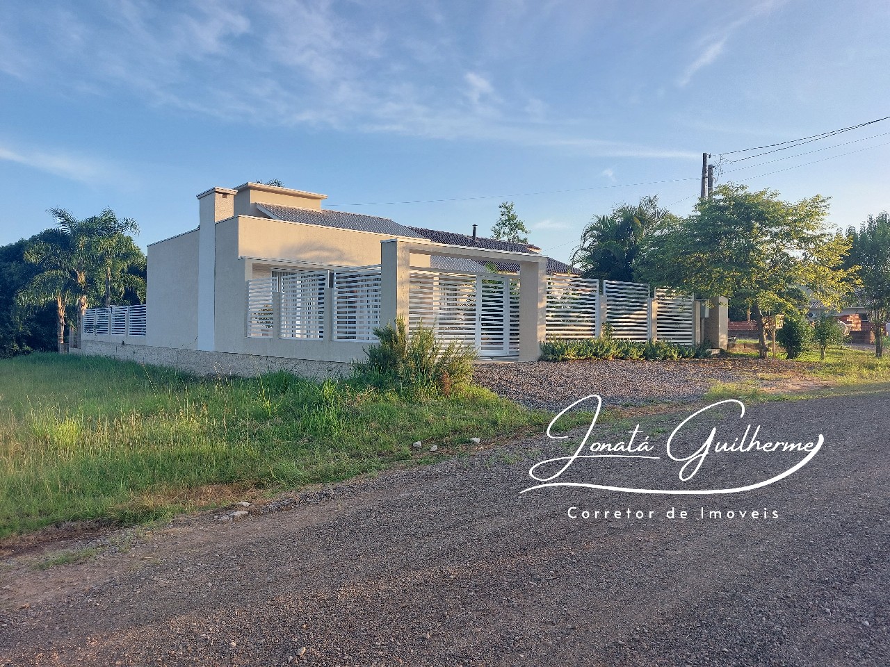 Imperdível oportunidade de investimento: Casa à venda em Feliz-RS, no bairro Arroio Feliz, com 3 quartos, 2 salas, 1 banheiro, 4 vagas de garagem e 144,57 m² de área!