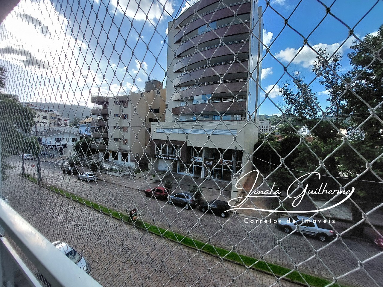 Imperdível apartamento à venda no Centro de Feliz-RS: 2 quartos, 2 salas, 1 banheiro, 1 vaga de garagem, 104,00 m²!