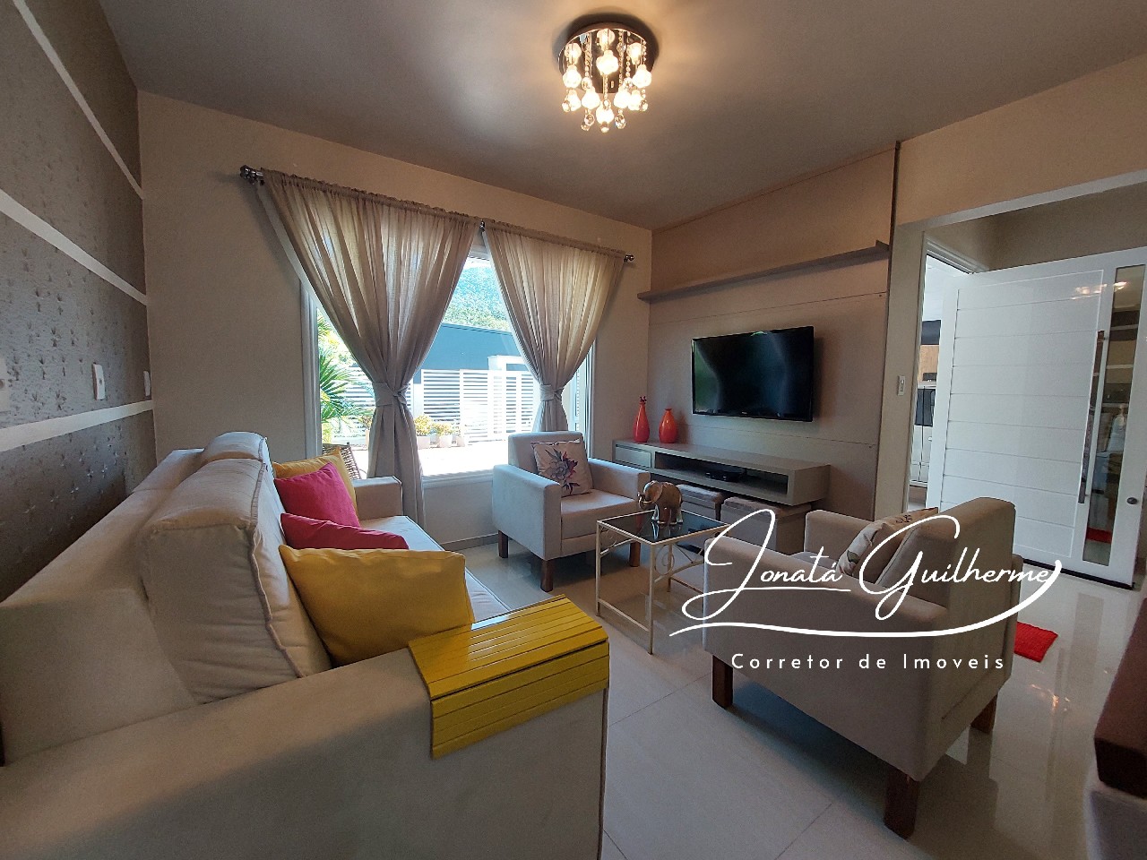 Imperdível oportunidade de investimento: Casa à venda em Feliz-RS, no bairro Arroio Feliz, com 3 quartos, 2 salas, 1 banheiro, 4 vagas de garagem e 144,57 m² de área!
