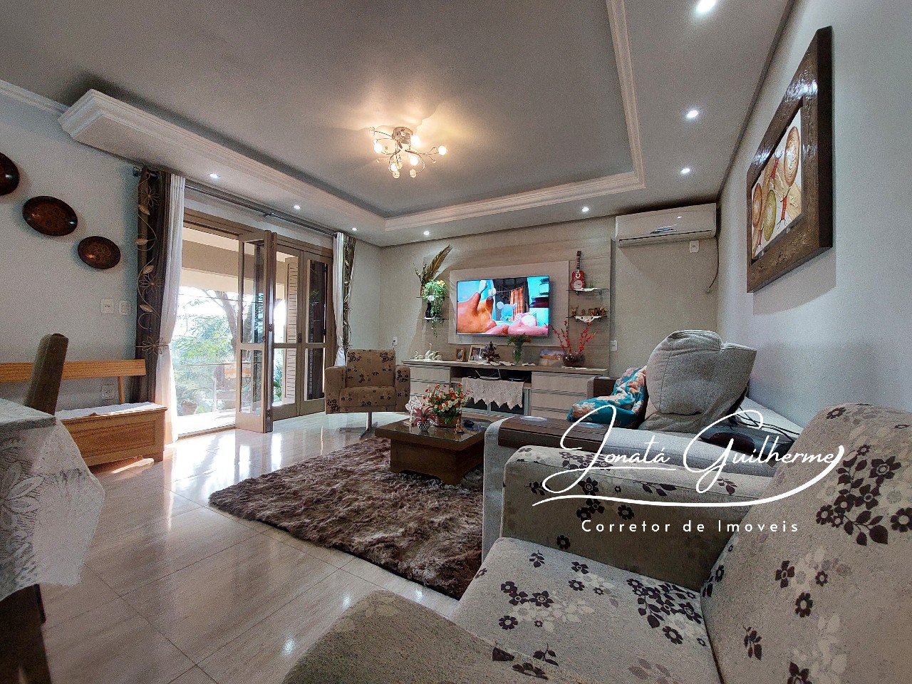 Casa à venda em Feliz-RS, bairro Matiel: 3 quartos, 1 sala, 2 banheiros, 3 vagas de garagem, 141m². Confira!