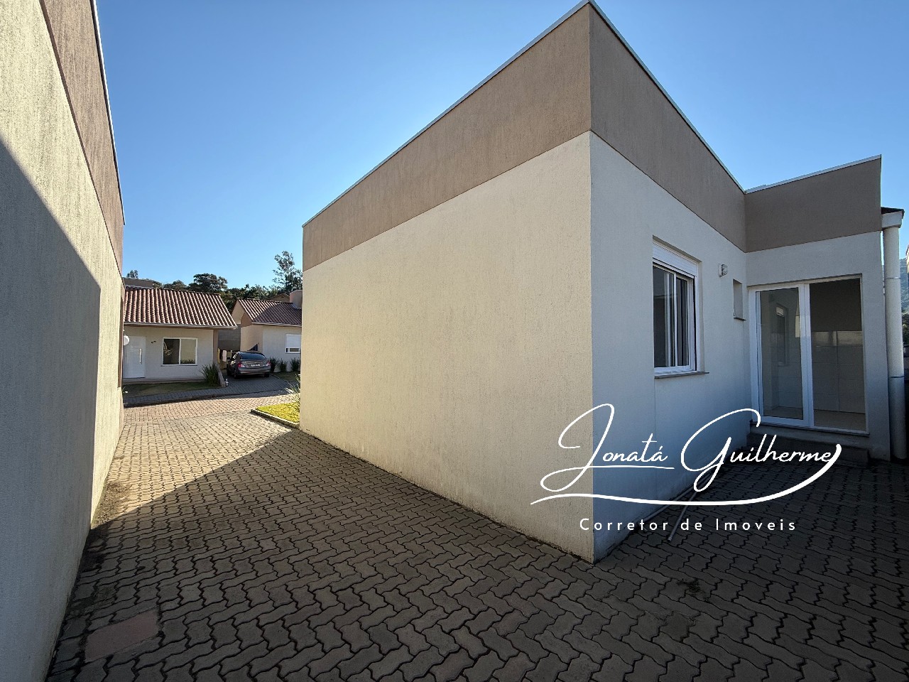 Casa em Condomínio de Alto Padrão no Centro de Vale Real-RS: 2 Quartos, 2 Salas, 1 Banheiro, 1 Vaga de Garagem, 67,56 m².