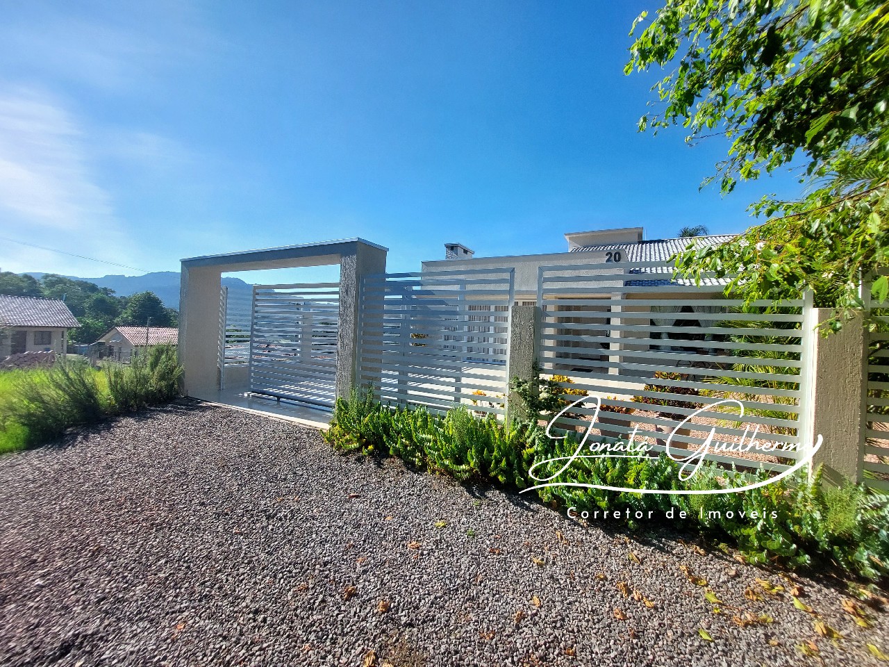 Imperdível oportunidade de investimento: Casa à venda em Feliz-RS, no bairro Arroio Feliz, com 3 quartos, 2 salas, 1 banheiro, 4 vagas de garagem e 144,57 m² de área!
