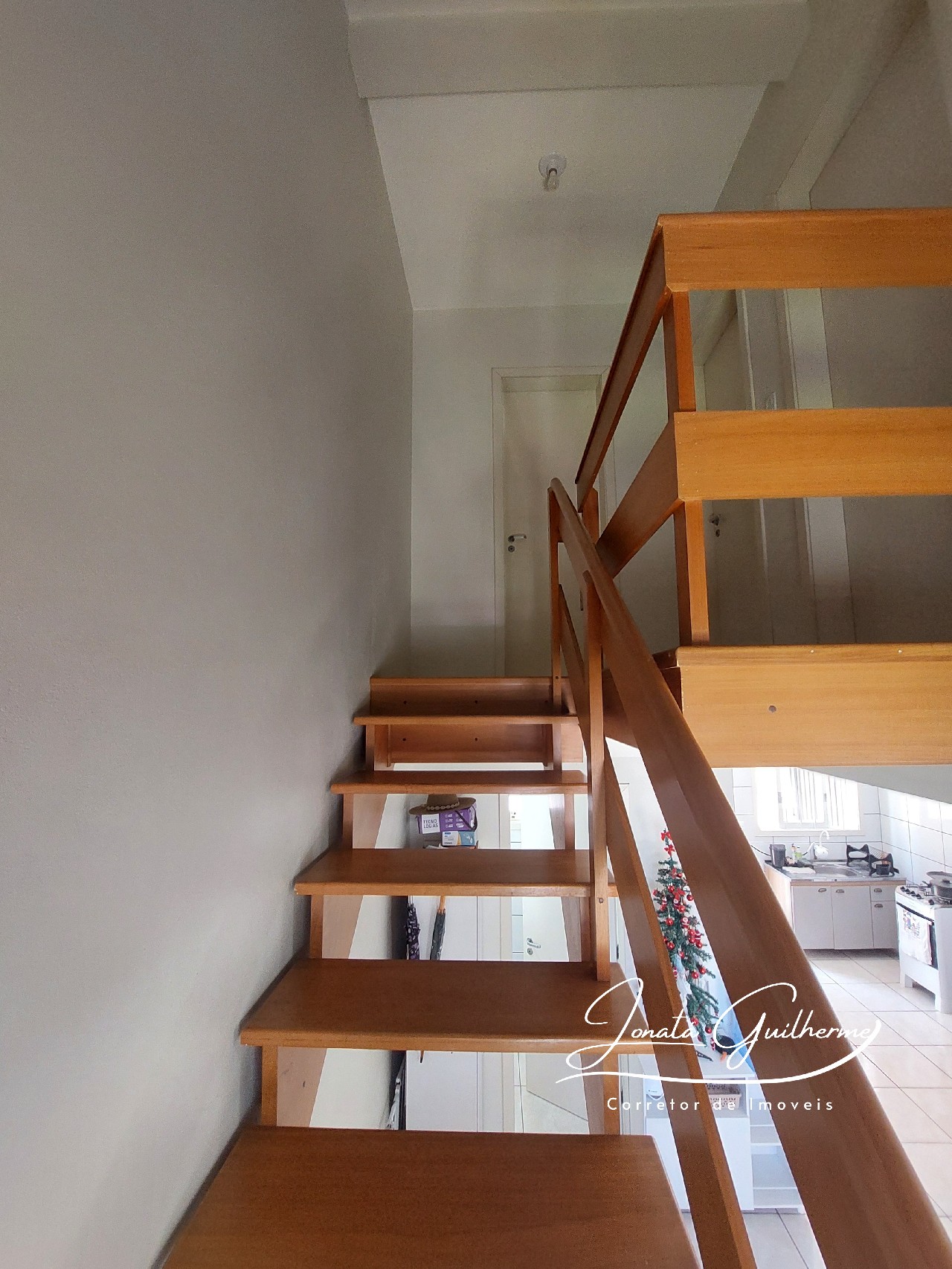 Imperdível: Casa em Condomínio no Centro de Feliz-RS, com 2 quartos, 1 sala, 2 banheiros e 77,58m².