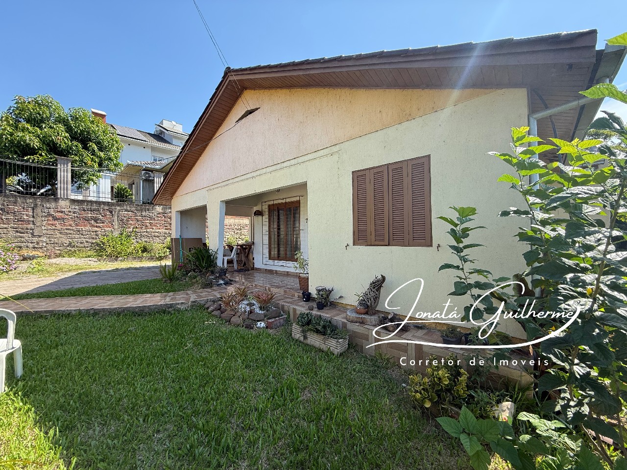 Imperdível: Casa à venda em Feliz-RS, bairro Matiel, 4 quartos, 1 sala, 2 banheiros, 1 vaga de garagem, 185,82 m² de área.
