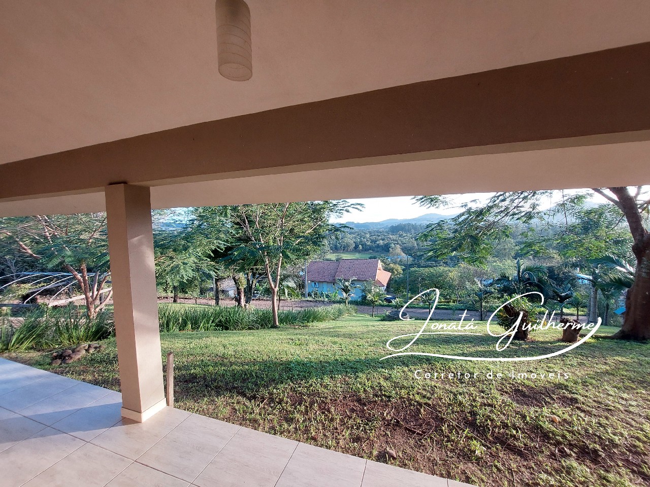 Casa à venda em Feliz-RS, bairro Matiel: 3 quartos, 1 sala, 2 banheiros, 3 vagas de garagem, 141m². Confira!