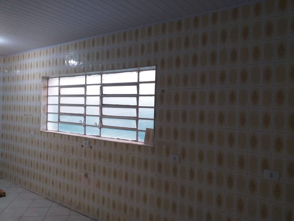 Casa para Comprar em VILA CARMOSINA - SÃO PAULO - SP