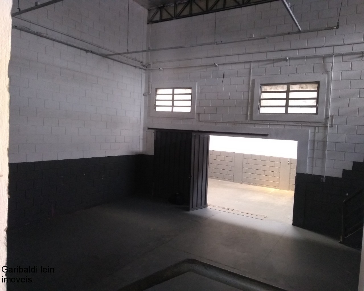 Depósito-Galpão, 350 m² - Foto 1