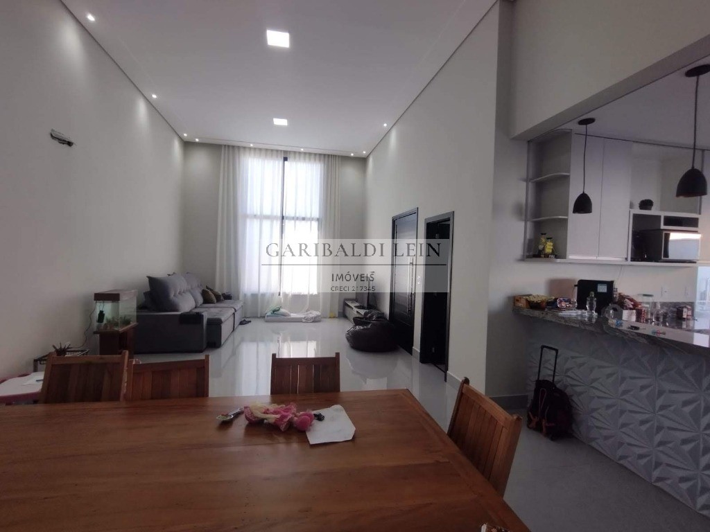 Casa, 3 quartos, 244 m² - Foto 2