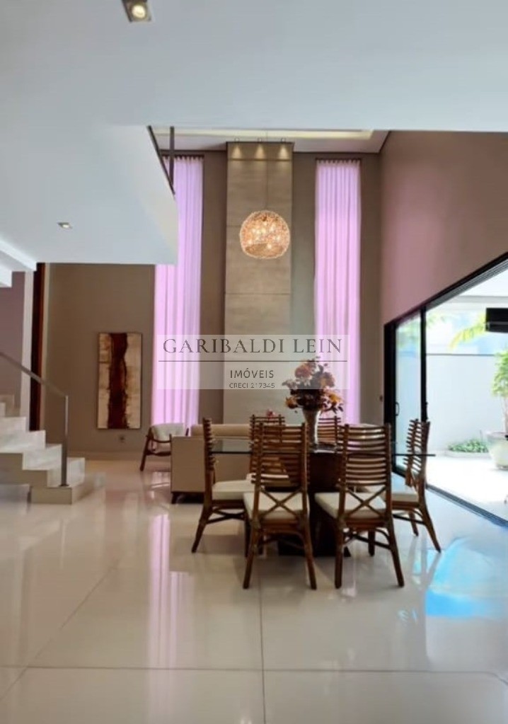 Casa, 3 quartos, 251 m² - Foto 3