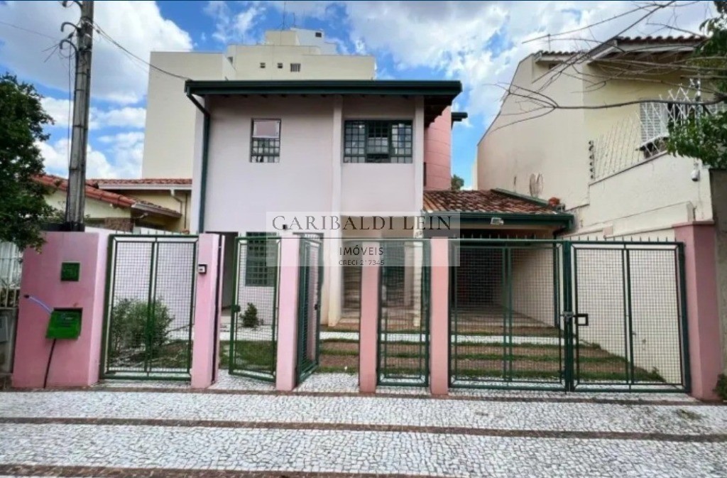 Casa, 3 quartos, 247 m² - Foto 1