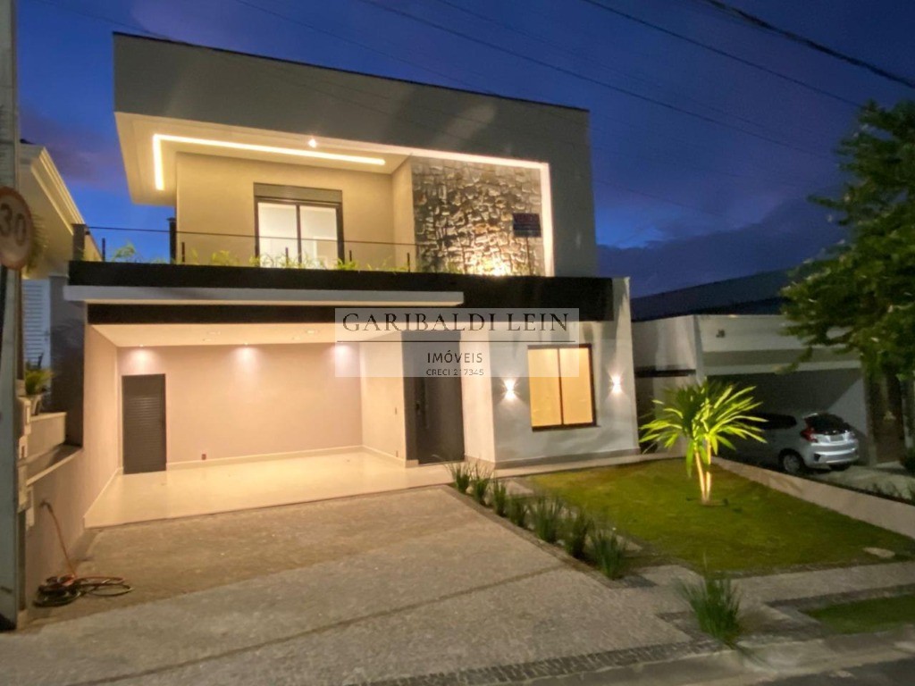 Casa, 3 quartos, 226 m² - Foto 1