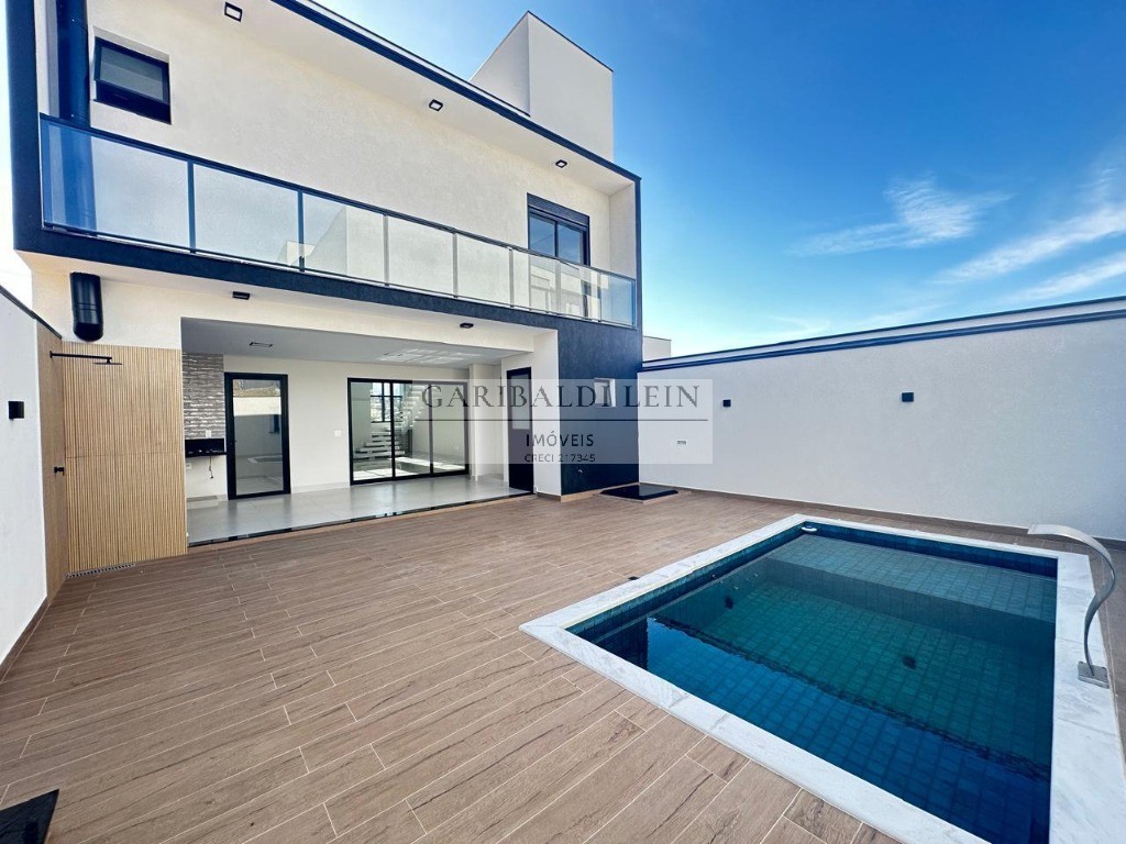 Casa, 3 quartos, 194 m² - Foto 1
