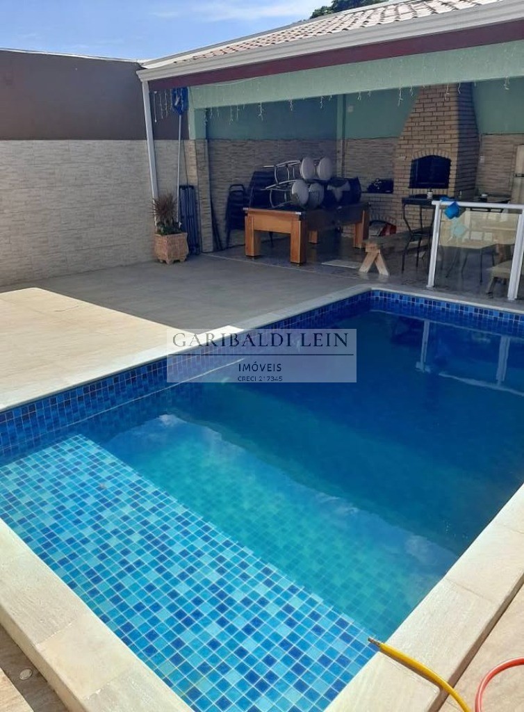 Casa, 4 quartos, 180 m² - Foto 1