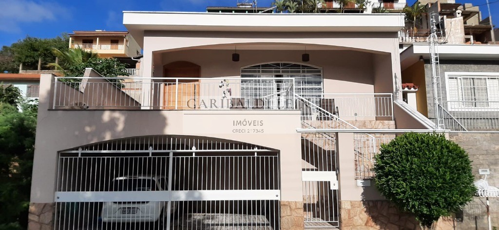 Casa, 3 quartos, 240 m² - Foto 1