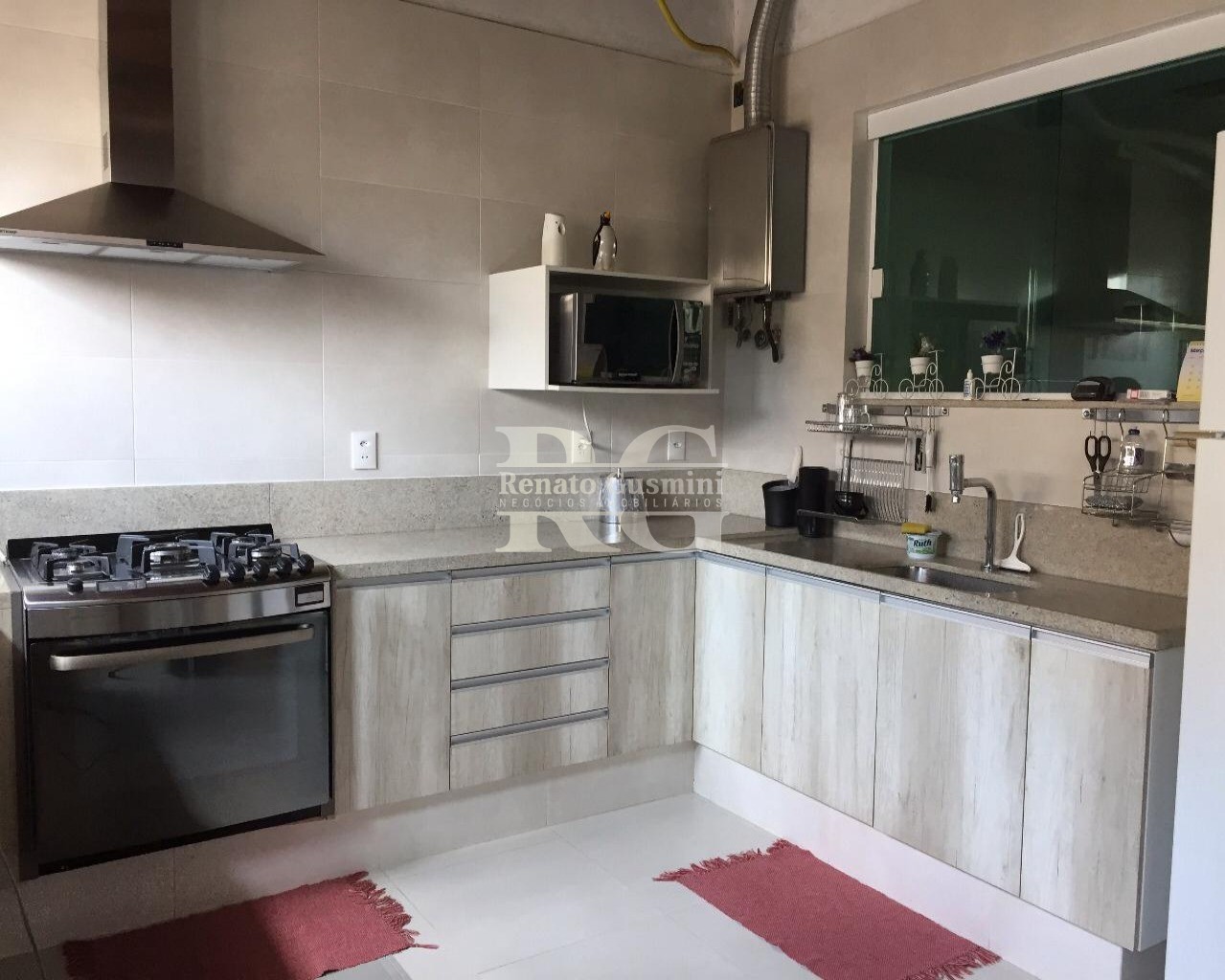 Casa, 6 quartos, 260 m² - Foto 1