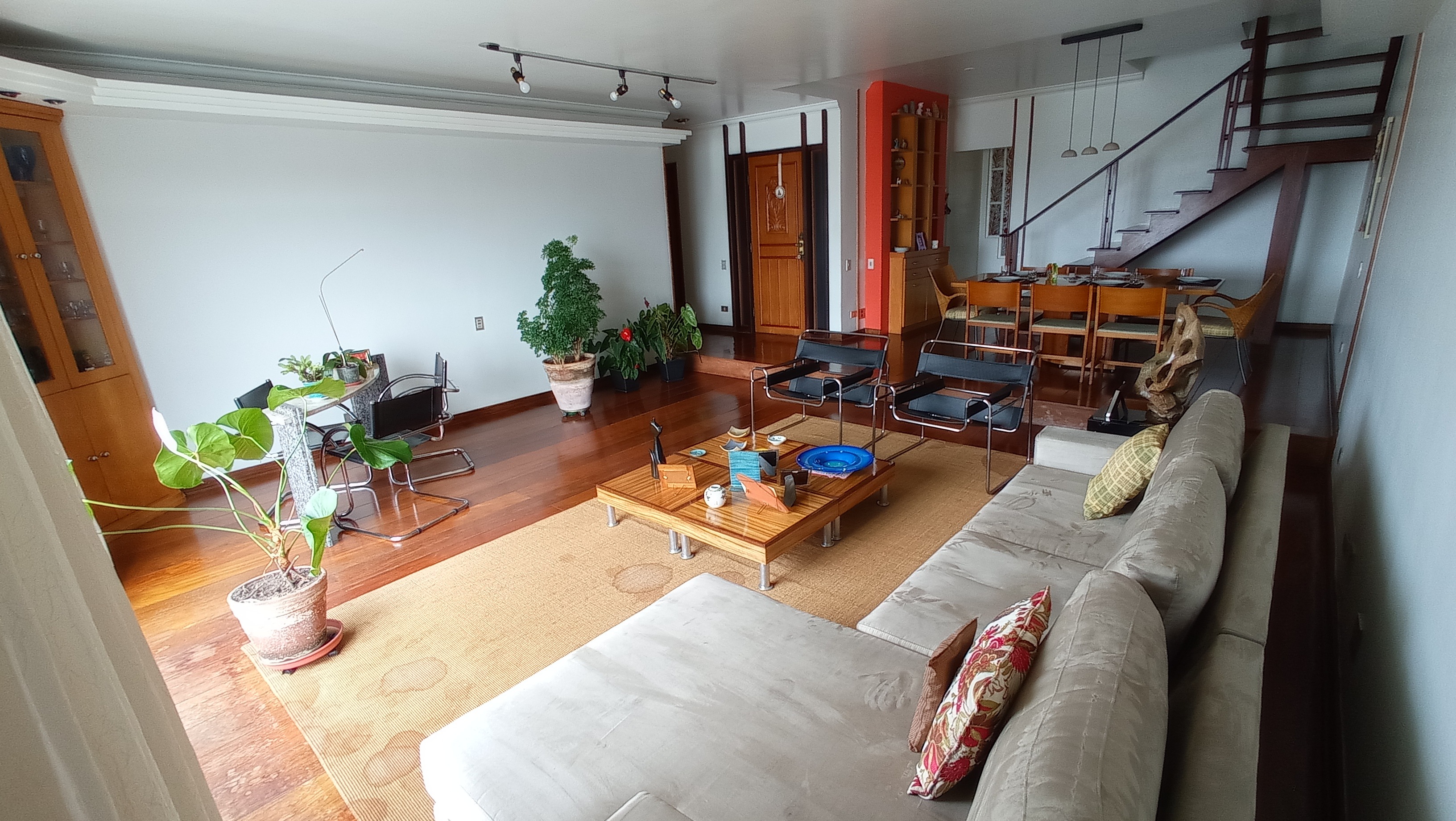 Excelente Cobertura com 4 dts sendo 03 suítes, rico em armários, 403 m² à venda em Real Parque R$ 2.9990.000,00